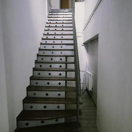 Lodzki Palacyk - Hostelowe Хостел *