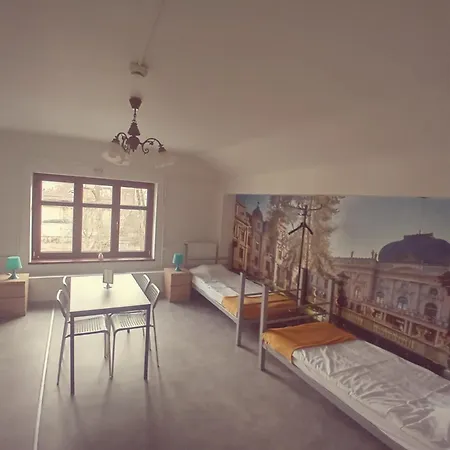 بيت شباب Lodzki Palacyk - Hostelowe