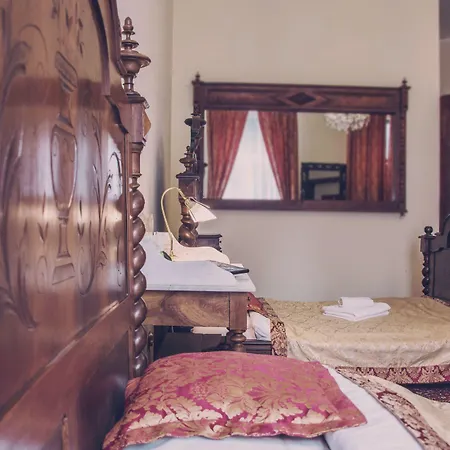 Lodzki Palacyk - Hostelowe بيت شباب *