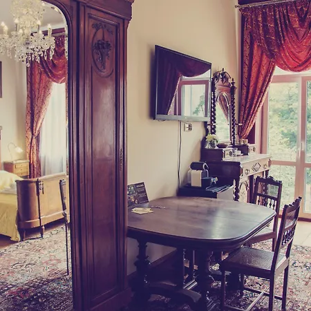 Lodzki Palacyk - Hostelowe Хостел