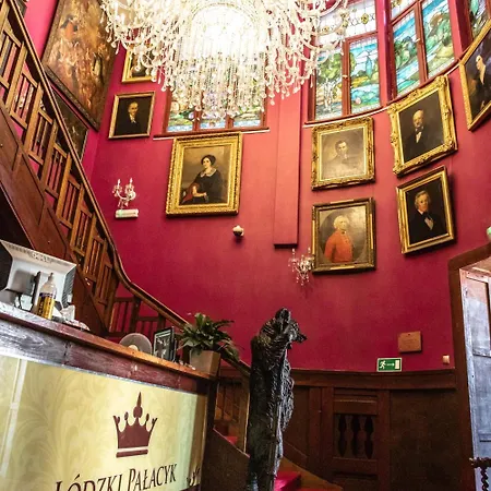 Lodzki Palacyk - Hostelowe Хостел *