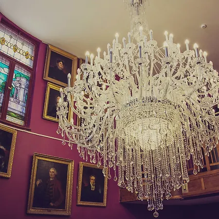 Lodzki Palacyk - Hostelowe بيت شباب