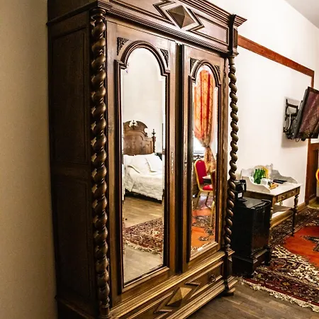 Хостел Lodzki Palacyk - Hostelowe *