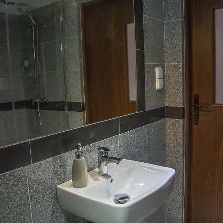 Lodzki Palacyk - Hostelowe Лодзь