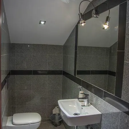 Lodzki Palacyk - Hostelowe *