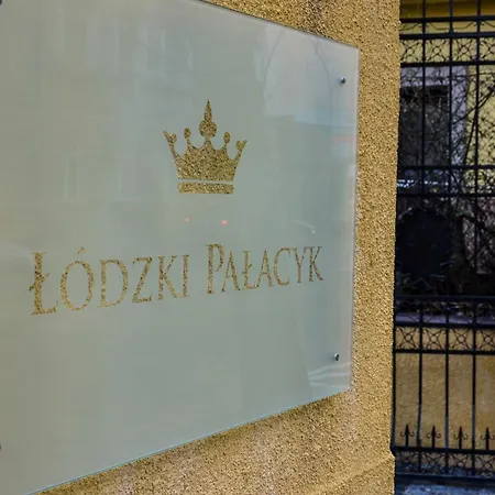 Lodzki Palacyk - Hostelowe وودج