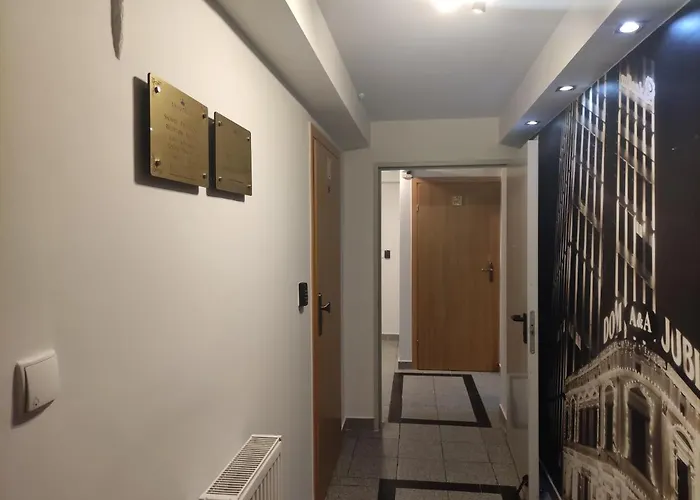 Lodzki Palacyk - Hostelowe Albergue Łódź