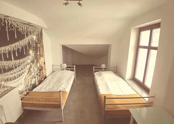 Lodzki Palacyk - Hostelowe Albergue Łódź