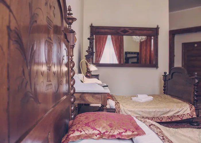 Lodzki Palacyk - Hostelowe بيت شباب *