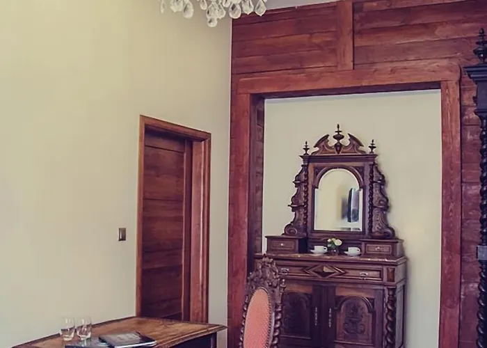 Lodzki Palacyk - Hostelowe *