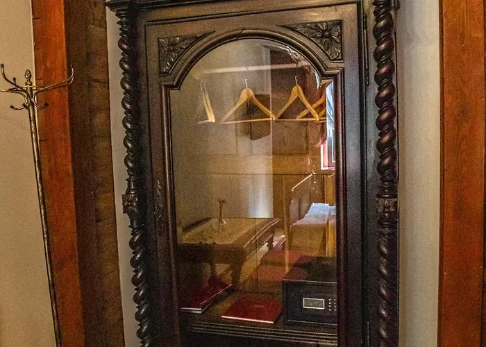 Lodzki Palacyk - Hostelowe Albergue Łódź