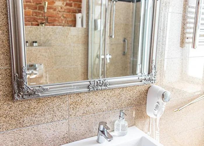 Lodzki Palacyk - Hostelowe * وودج