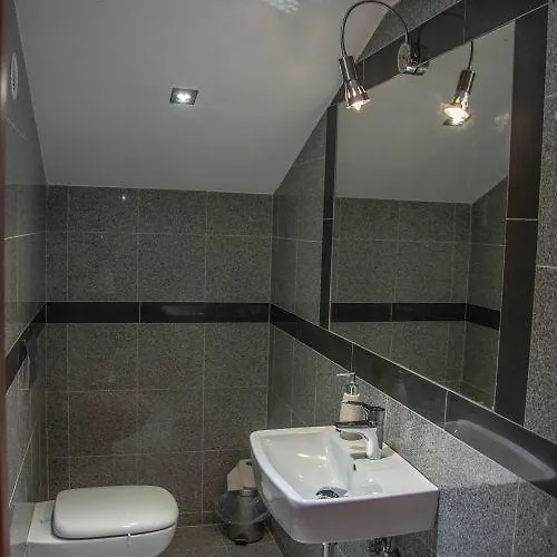 Lodzki Palacyk - Hostelowe *