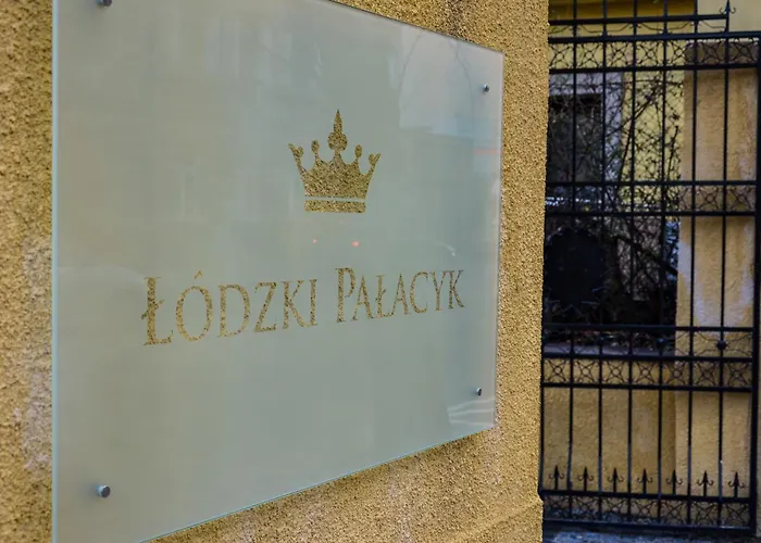 Lodzki Palacyk - Hostelowe 罗兹